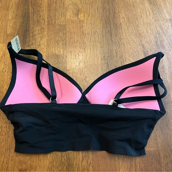 Victoria’s Secret PINK Wireless Loungebra – XS
🖤 New with tags | Black - Picture 4 of 9